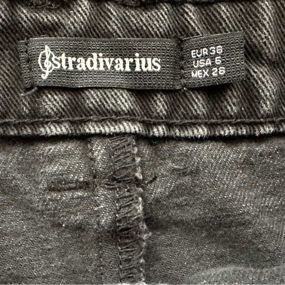 Stradivarius  black denim mini skirt with front buttons - Picture 3 of 4